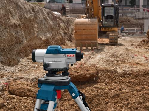 מאזנת אופטית + חצובה BOSCH GOL26D