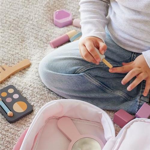 תיק איפור מעוצב עם 12 אביזרים מעץ מלא למשחקי דמיון