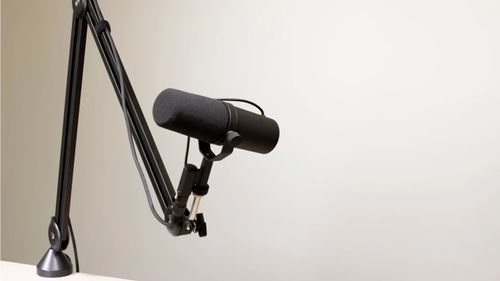זוית נוספת Ultimate Support BCM-200 Broadcast Mic stand