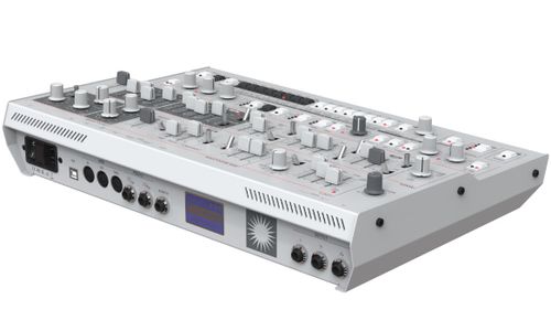 זוית נוספת UDO Audio Super 6 Desktop_rear