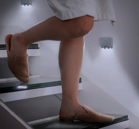 מנורת LED עם חיישן תנועה - 2 יחידות InnovaGoods