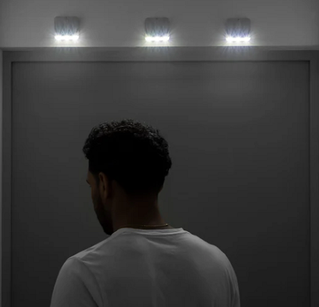 מנורת LED עם חיישן תנועה - 2 יח
