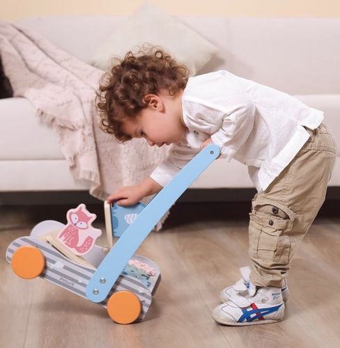 הליכון חיות מעץ מלא עם חיות נעות, חרוזים וגלגלי שיניים מסתובבים