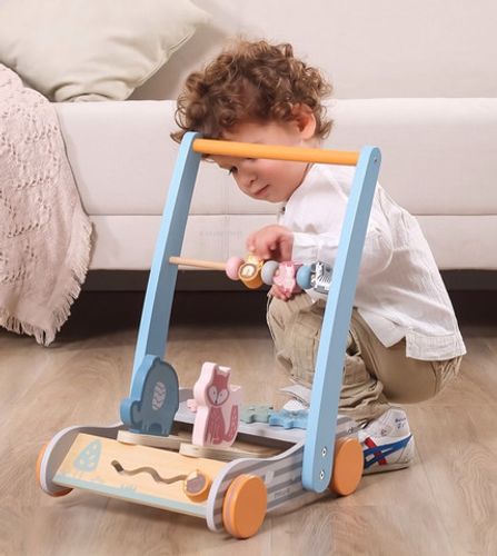 הליכון חיות מעץ מלא עם חיות נעות, חרוזים וגלגלי שיניים מסתובבים