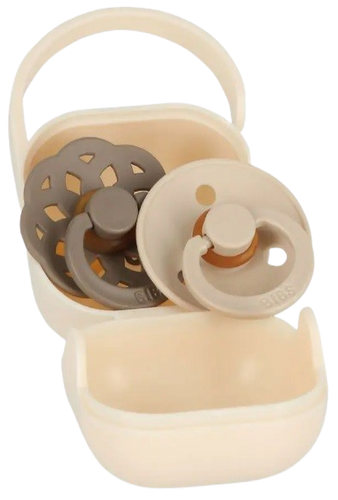 קופסת פלסטיק הגיינית למוצץ/זוג מוצצים עם חיבור לעגלה או לתיק - שמנת