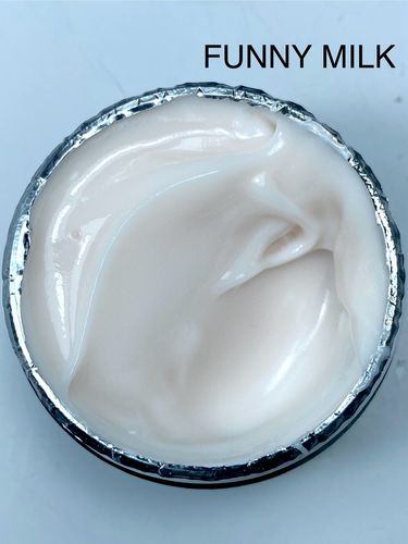 ג'ל בניה קויו בצבע לבן חלבי  KOYO Funny Milk Builder Gel