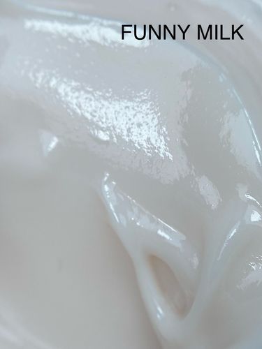ג'ל בניה קויו בצבע לבן חלבי  KOYO Funny Milk Builder Gel