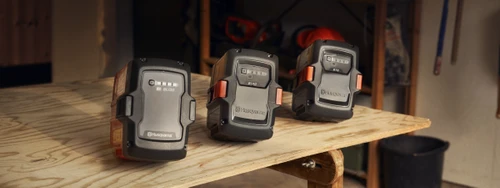 מטען סוללות מבית Husqvarna דגם 40-C80