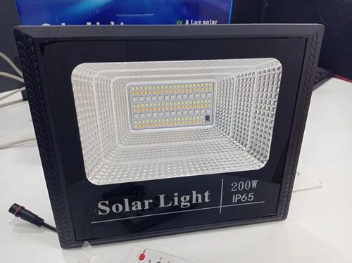 פרוז'קטור סולארי 200W צבעוני עם חיבור לאפליקציה