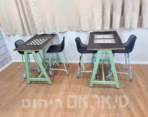 שולחן למשחקים