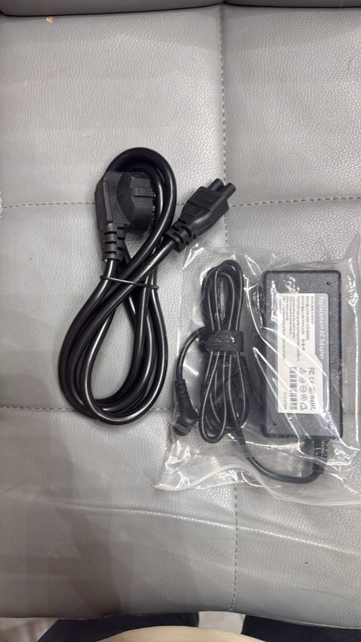 שנאי ספק כוח למסכים 19V 2A