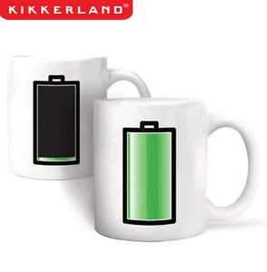 ספל עם הדפס רגיש לחום בעיצוב בטריה | סוללה Kikkerland