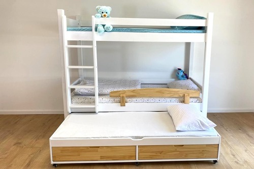 מיטת קומותיים עם מיטת חבר מעץ מלא דגם דניאל בצבע לבן