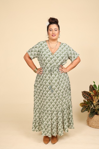 שמלת קומות עם שרוולים קצרים plus size