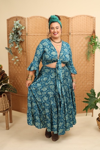 חצאית שופעת plus size