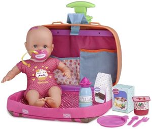 בובת תינוק "תמיד איתי" עם תיק נשיאה שהופך לטרולי ומגוון אביזרים