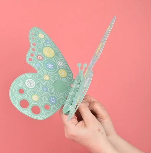 ערכת אומנות בנייר - פרפרים בצבעים