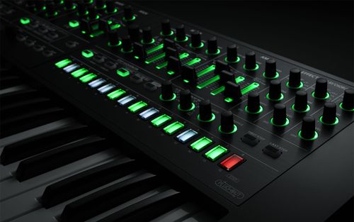 זוית נוספת סינטיסייזר Roland System 8 מסדרת AIRA