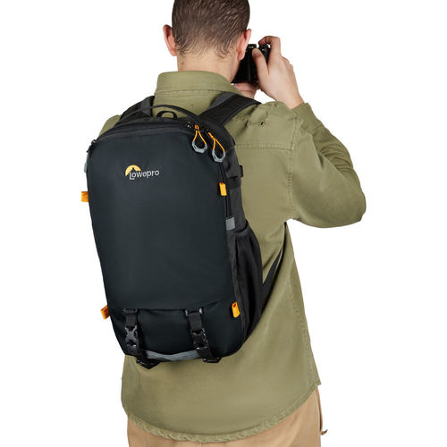 תיק גב שחור למצלמה Lowepro Trekker Lite BP 150