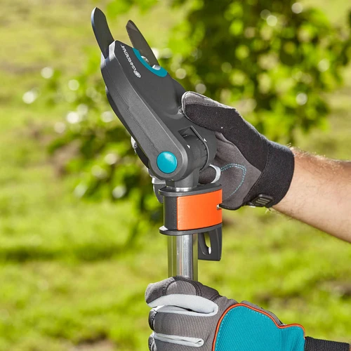 מזמרת גבהים עד 3.5 מטר מבית Gardena גרמניה, 25 שנות אחריות!