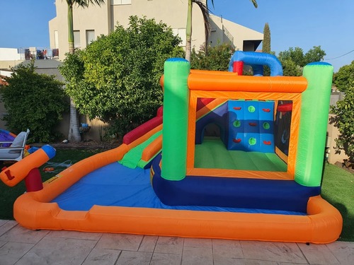 מתקן קפיצה מתנפח גדול עם מים המקפצה הרטובה Jumpy Jump מגלשה+משטח קפיצה+שכשוכית דגם W4034