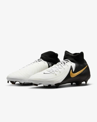 נעלי כדורגל חצי מקצועיות Nike Phantom LUNA II Pro