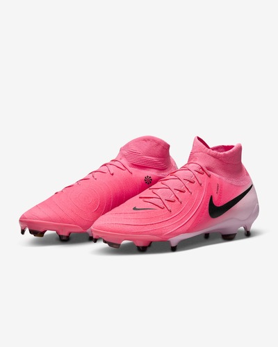נעלי כדורגל חצי מקצועיות Nike Phantom LUNA II Pro