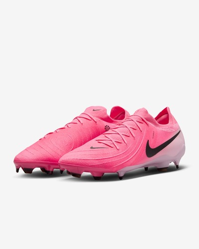 נעלי כדורגל חצי מקצועיות Nike Phantom GX II Pro