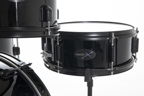 מערכת תופים מאובזרת 20 אינץ' 5 חלקים + סטנדים מצילות וכסא תופים 800050 סדרת BASIX דגם DYNAMIC מבית GEWA (Germany)