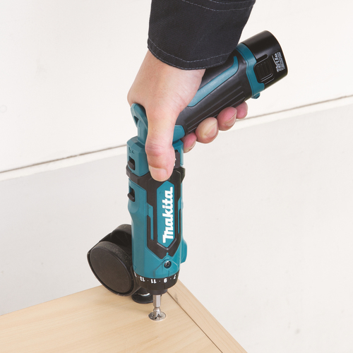 מברגה מתקפלת (מלפפון) + מצמד Makita DF012DSE 7.2V  