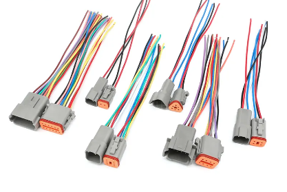 מחבר Deutsch 6P לתעשיית הרכב אטום מים IP67 עם כבל 15סמ בקוטר 0.95ממ