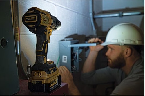 מברגה/מקדחה רוטטת 18V + סוללה 4A מטען ומזוודת TSTAK