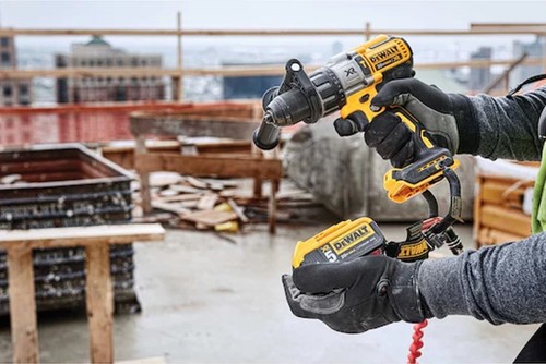 מברגה/מקדחה רוטטת 18V + סוללה 4A מטען ומזוודת TSTAK