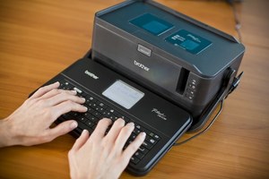  מדפסת ‏מדבקות Brother PT-D800W ברדר