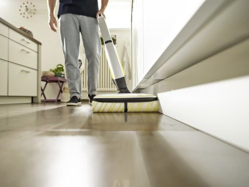 שואב אבק ושוטף רצפות יבש/רטוב אלחוטי לרצפות קשות FC7 CORDLESS PREMIUM 