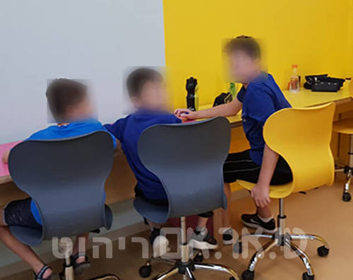 כסאות סטודנט