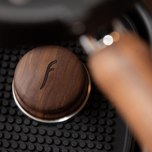 פלייר דוחסן 58 אגוז - Flair 58 Walnut Tamper