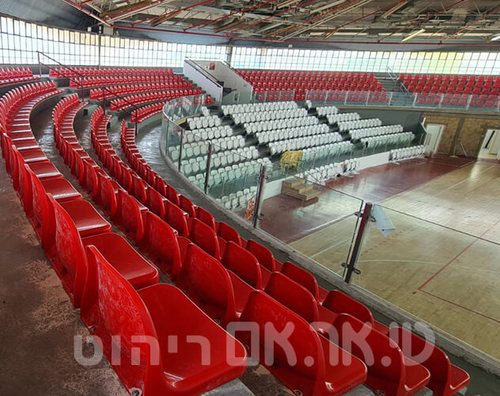 החלפה והתקנה מושבי טריבונה