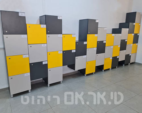 לוקר עץ