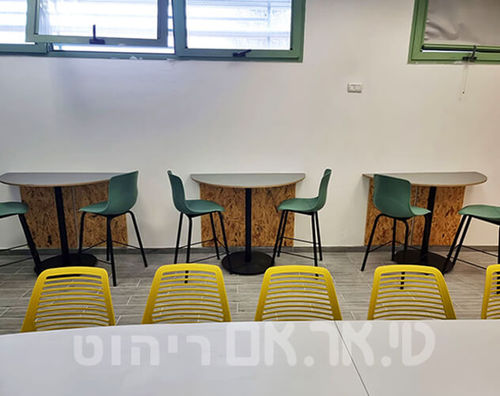 שולחן חצי עיגול