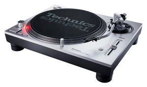 פטיפון הדגל MK7 בעל הנעה ישירה בצבע כסוף Technics