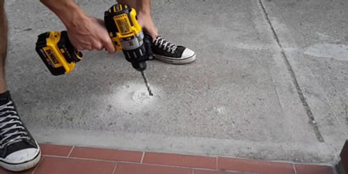 מברגה/מקדחה רוטטת 18V DCD100Y גוף בלבד דיוולט