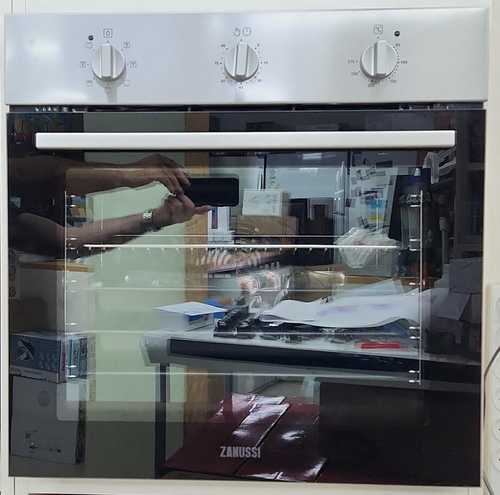 תנור בנוי דגם AQUACLEAN ZOHXF1X1A
