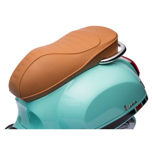 אופנוע ממונע 12V וספה VESPA מפואר עם גלגלי עזר, פסי גומי על הגלגלים, אורות ואפקטים קוליים - לבן