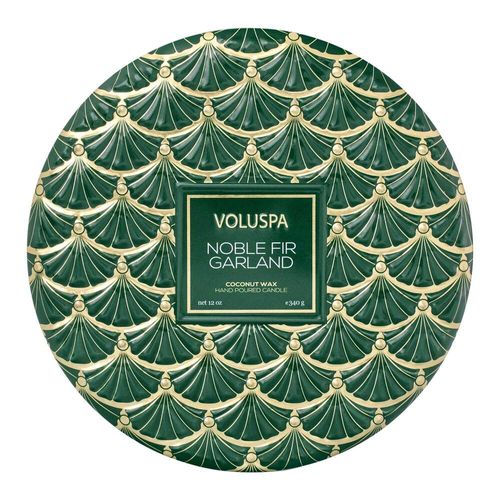נר ריחני בקופסת פח עם 3 פתילים - Noble Fir Garland