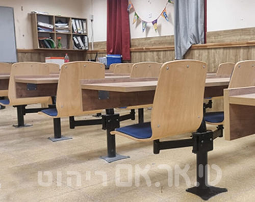 כסאות לסטודנטים