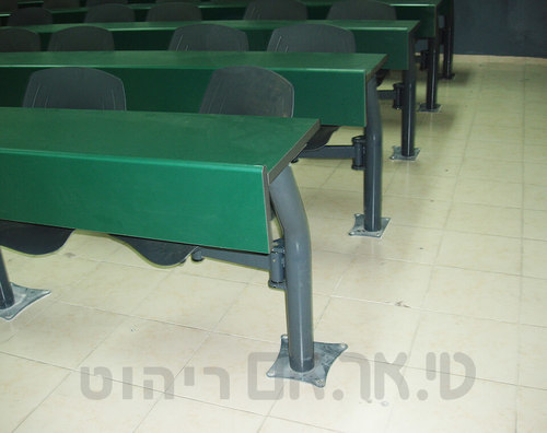 שולחן וכסא רחף