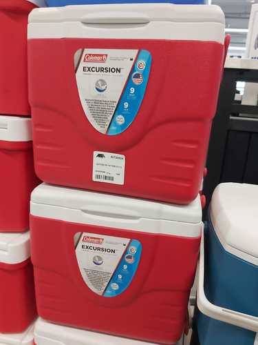 צידנית טיולים 9 ליטר Coleman צבע אדום