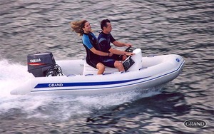 סירה מתנפחת  חצי קשיחה  עם  הגה  ומושב ספורט GRAND S330S