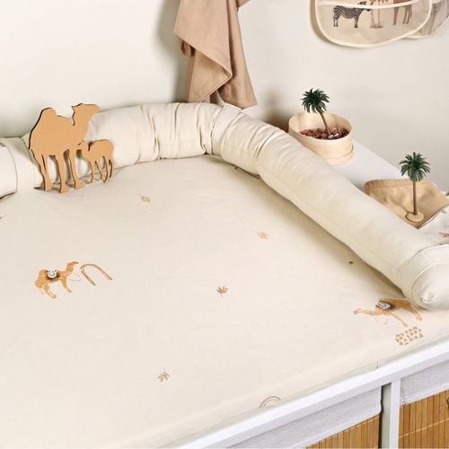 משטח החתלה לשידת תינוק עם בד מונע החלקה 100% כותנה - גמל